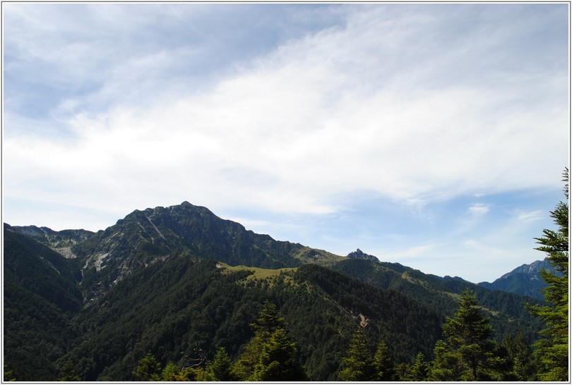 2012-07-11 09-37-03審馬陣看南湖大山.JPG